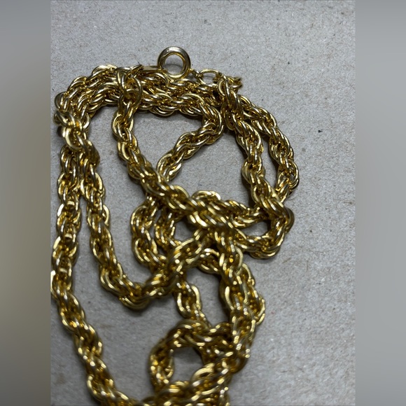 18” Better than faux gold 3.6mm Rope Chain Costume Necklace. - Picture 5 of 5